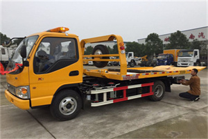 罗田哪里有拖车服务